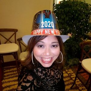 Meet your Posher, Adrianne